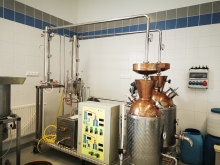 Pilot-scale plant for fruit processing and pálinka distillation
